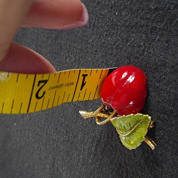Vintage Metal Enamel Red Apple Gold Tone Brooch - The Perfect Teacher Gift - Picture 9 of 9